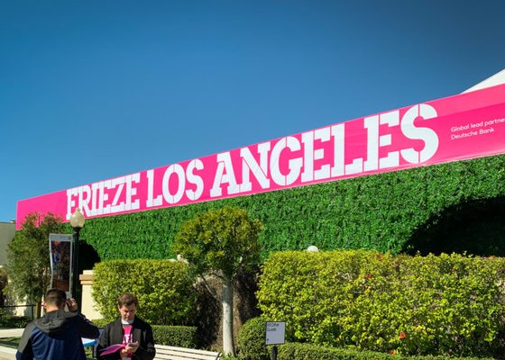 The pink FRIEZE LOS ANGELES banner at Paramount Pictures Studios, with Deutsche Bank as global lead partner